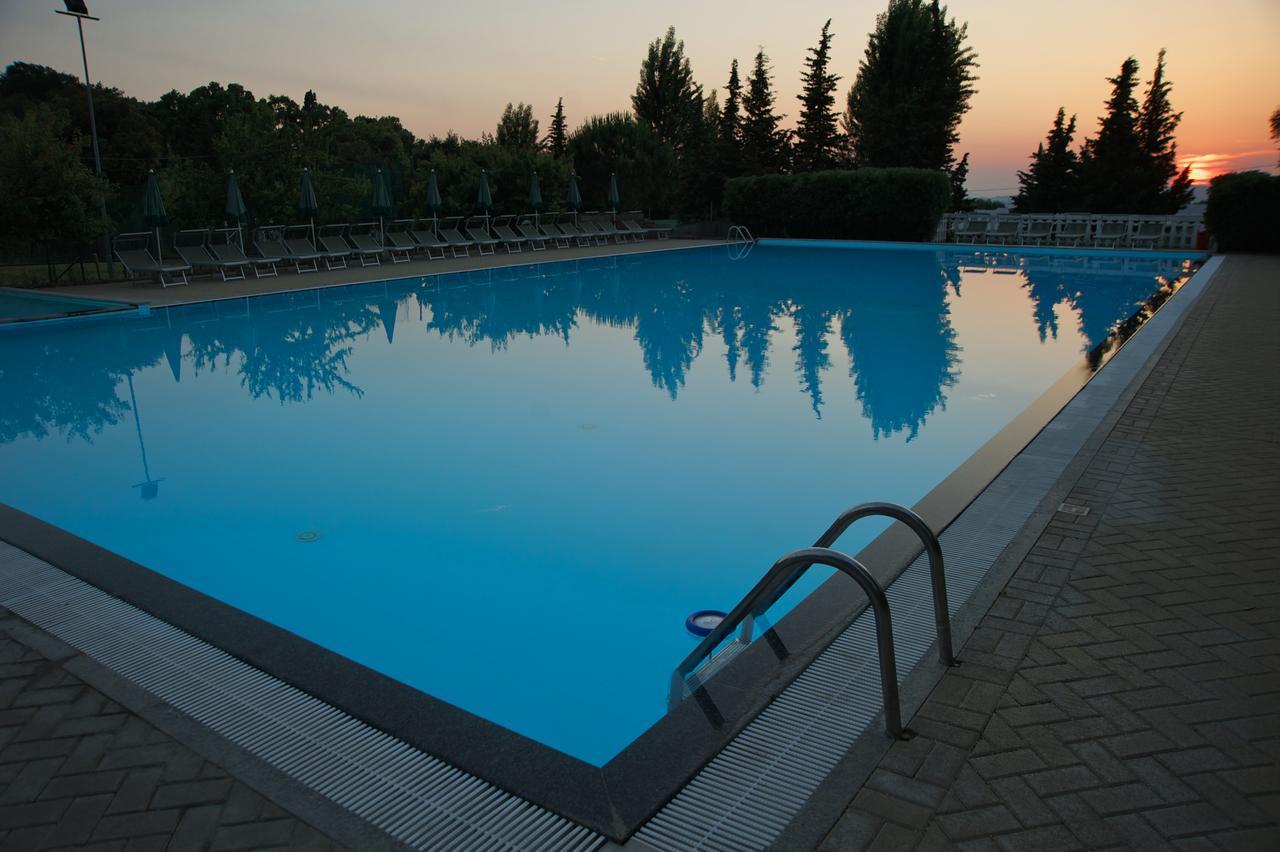 Villaggio Turistico Camping Il Fontino Scarlino Exterior foto